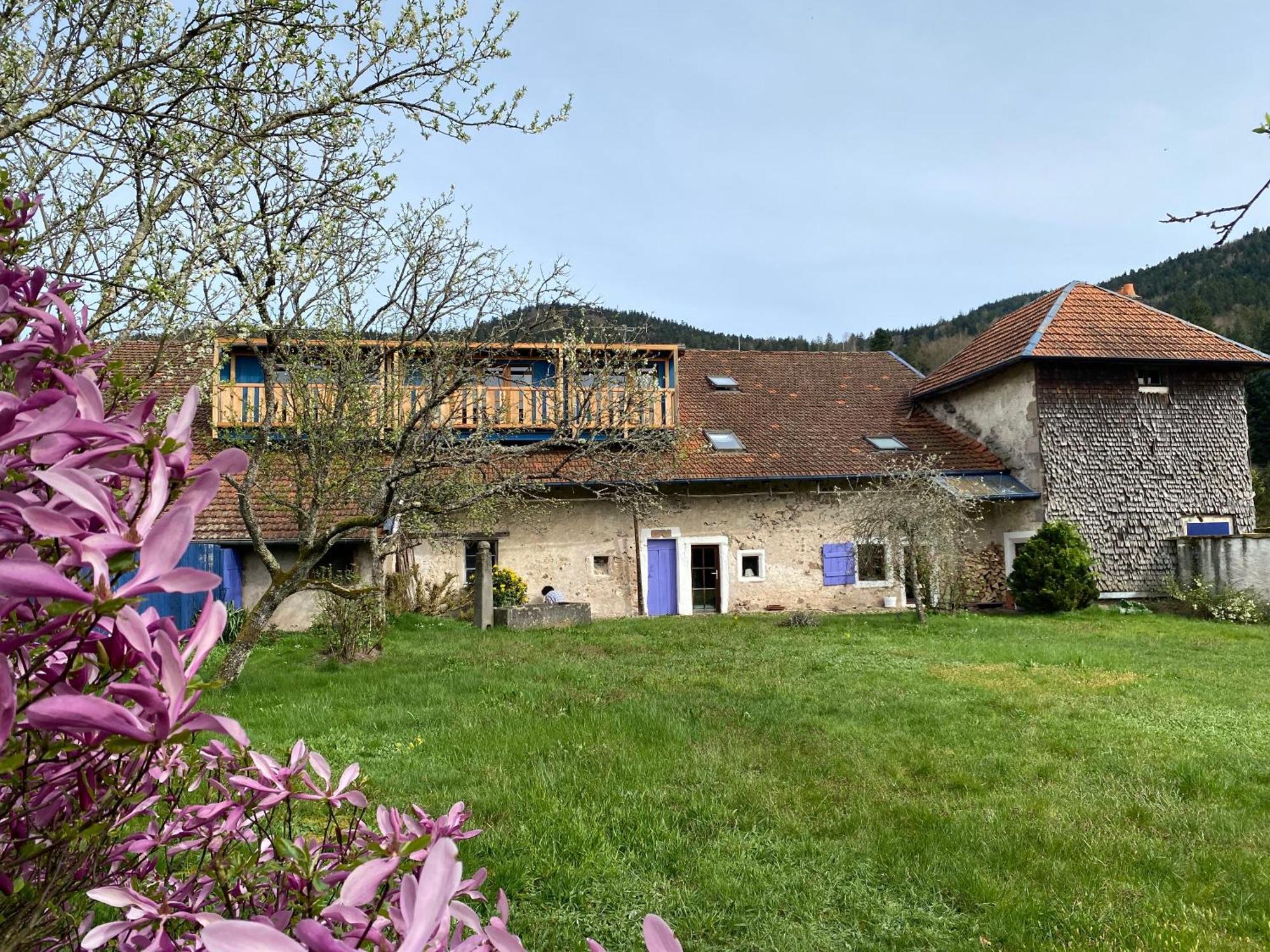 Gite Et Roulotte Dans Les Vosges Remiremont Exterior photo